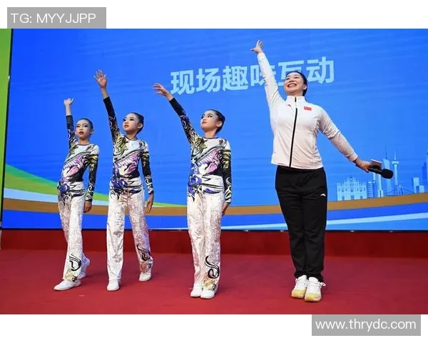 体操运动员在竞技舞台上的坚持与荣耀：从训练到巅峰的心路历程